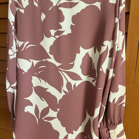 Ann Taylor Mauve and White Floral Blouse - Picture 4 of 6